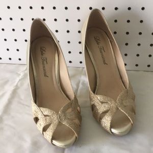 Lulu Townsend gold glittered peep toe heels 6